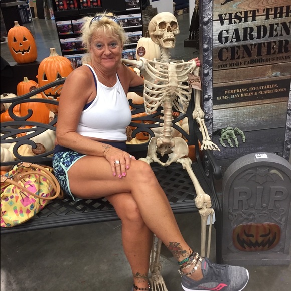 Meet your Posher, Tammy - Picture 3 of 3